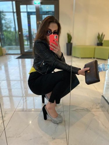 VIP эскорт от Арина работает в Питере