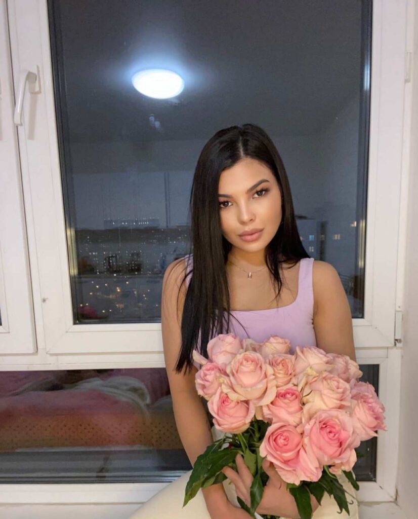 VIP эскорт от Алина работает в Питере